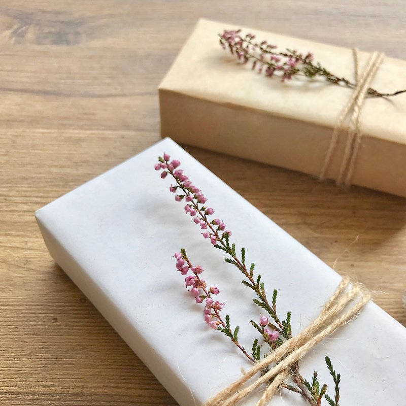 Not Withering - Lily Plant Hand Cream Gift Set - Graduation Gift - บำรุงเล็บ - วัสดุอื่นๆ ขาว