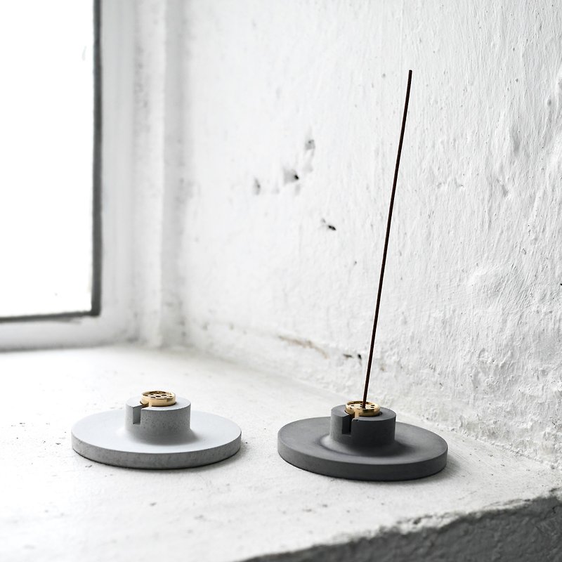 Incense holder | round disc | light grey & dark grey - Fragrances - Cement Gray