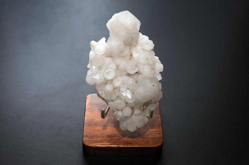 Backbone White Crystal Cluster A2 Ore/Crystal/Purification/Spiritual Practice/Fortune/Fortune/Breakout/Anti-villain - Items for Display - Crystal 