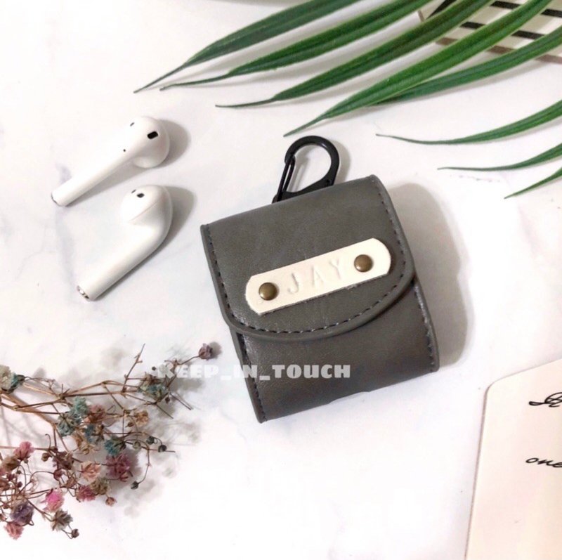 Customized Airpods case Free name engraving Free 1 jewelry earphone cover Leather case - ที่เก็บหูฟัง - หนังเทียม 