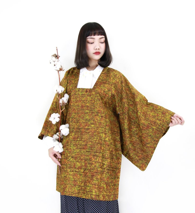 Back to Green::日本帶回 璀璨琥珀 vintage kimono (KBI-67) - 女大衣/外套 - 絲．絹 