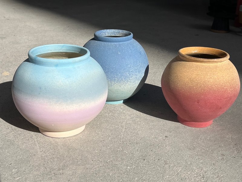 霧面漸層色彩圓形星球花瓶 - 盤 盆器 花器 花盆 陶盆 - 花瓶/花器 - 陶 多色