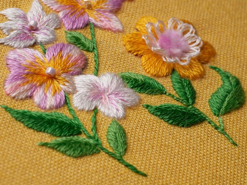 基礎刺繡 花想 針法靈活組合運用 花葉漸層表現 通用構圖繪圖新手 - 編織/羊毛氈/縫紉 - 棉．麻 