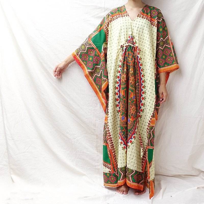 BajuTua / Vintage / 70's American African Hippie Dashiki Robe - One Piece Dresses - Cotton & Hemp Multicolor