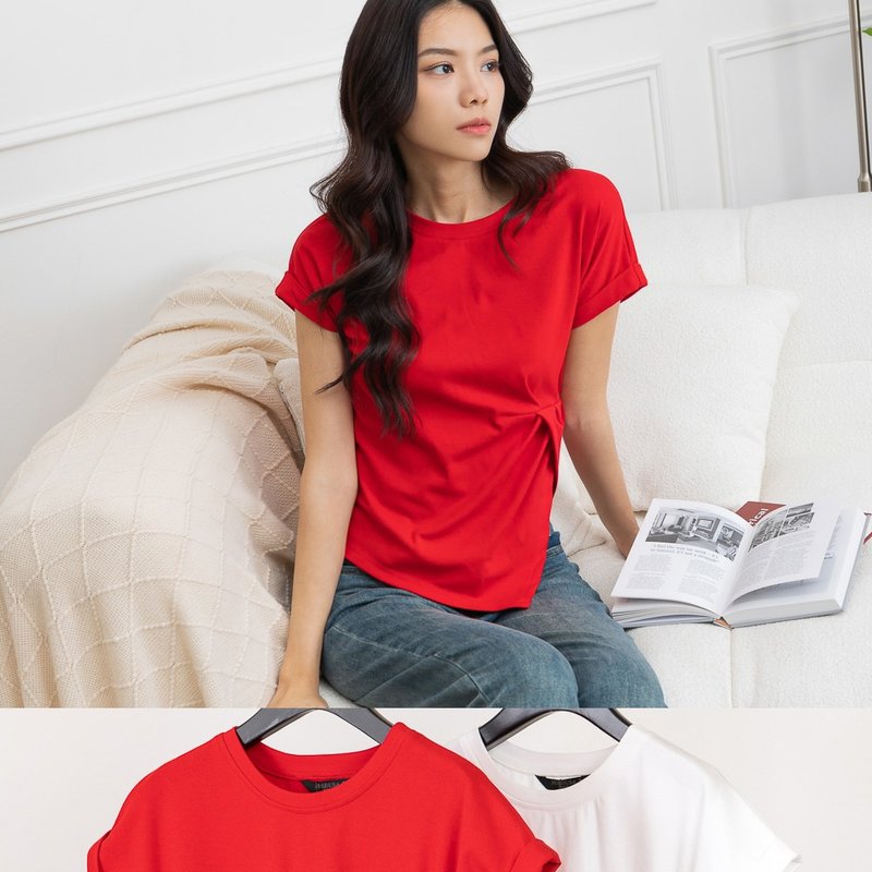 【MEDUSA】Side Pleats Detail Irregular Hem T-shirt - White / Red - เสื้อยืดผู้หญิง - ผ้าฝ้าย/ผ้าลินิน สีแดง