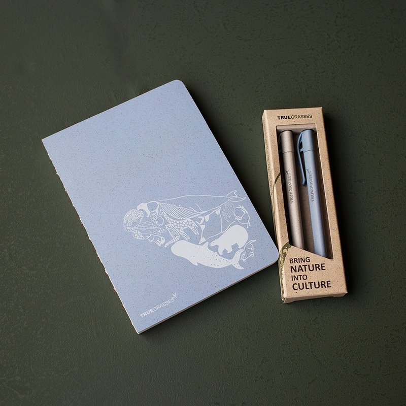 TRUEGRASSES 5x7 Notebook + Two Real Rice Pen Stationery Set/Whale with Blue Gray - สมุดบันทึก/สมุดปฏิทิน - กระดาษ หลากหลายสี