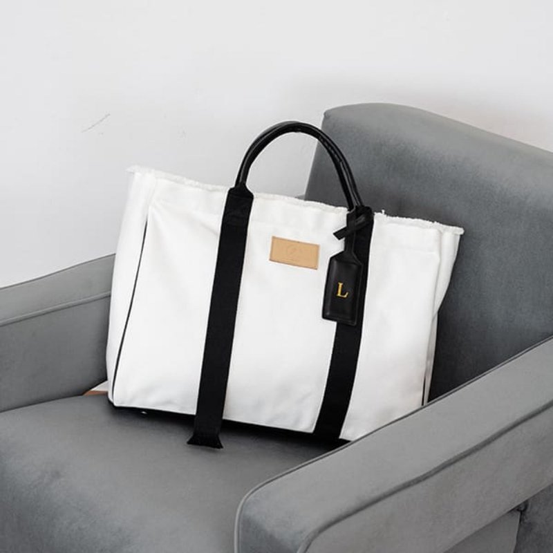 Daydreaming Oversized Canvas Leather Weekender Bag - Black & White - 行李箱/旅行袋 - 環保材質 多色