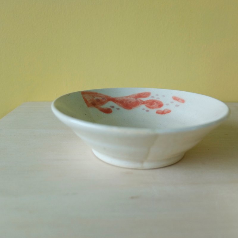 Red coral  Small plate（Two pieces） / Hand made＆Limited Edition - Small Plates & Saucers - Pottery White