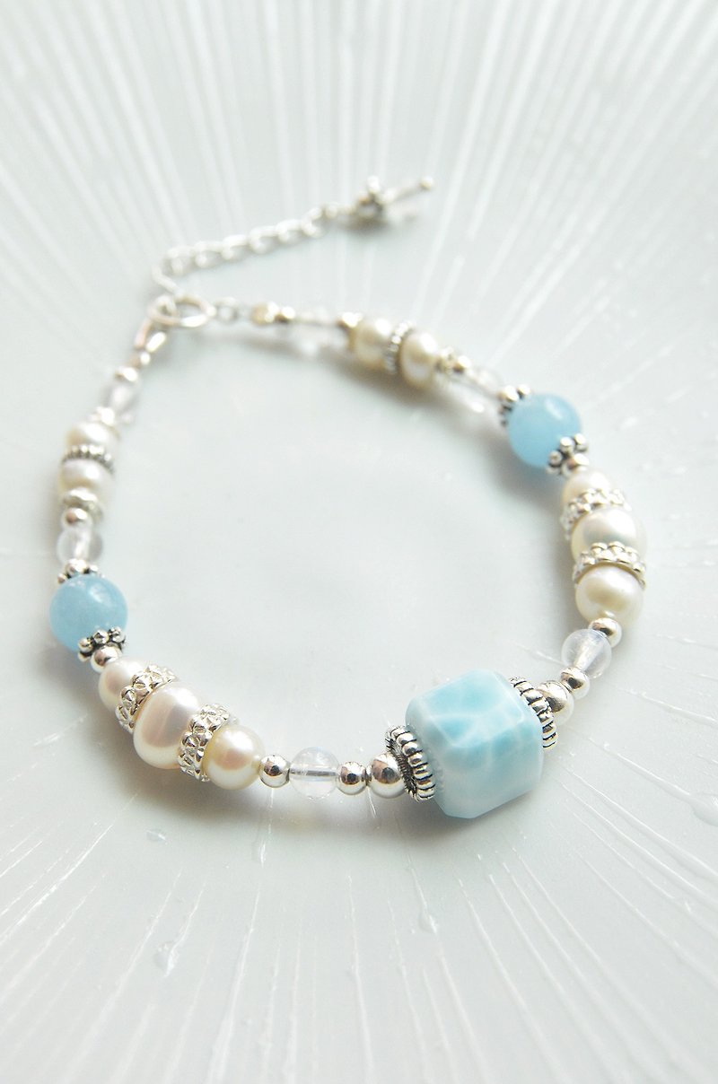 【Go for a walk to the beach】-Larimar sea Stone aquamarine freshwater pearl moonstone sterling silver bracelet - Bracelets - Sterling Silver White