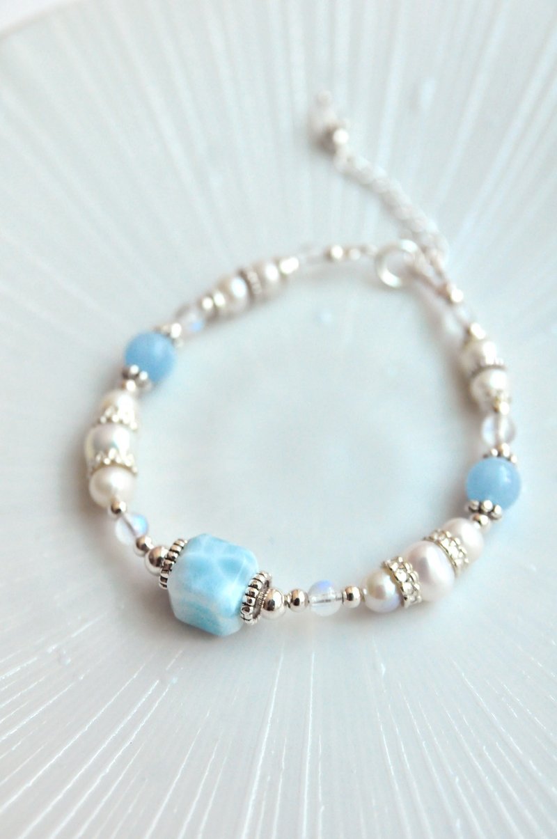 【Go for a walk to the beach】-Larimar sea Stone aquamarine freshwater pearl moonstone sterling silver bracelet - Bracelets - Sterling Silver White