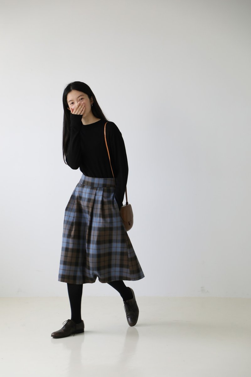 100% wool skirt made in Japan with bronzing logo in autumn and winter two colors - Skirts - Wool Black