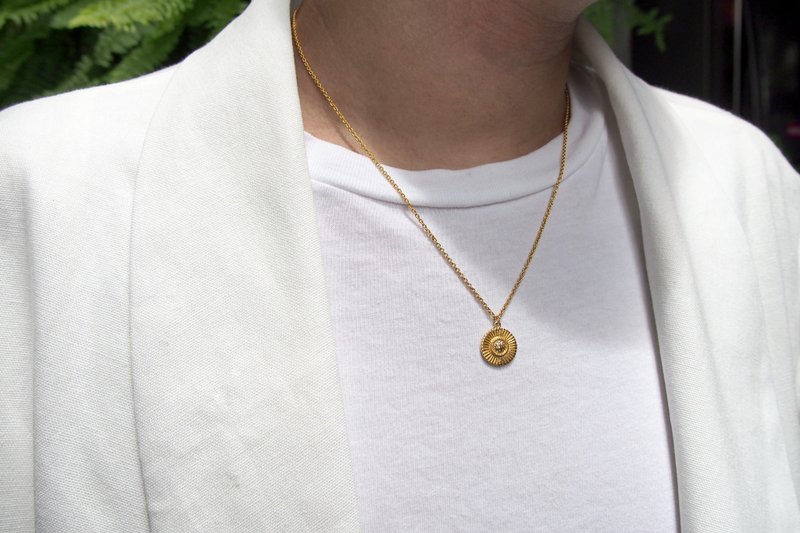 Moon Shine Necklace, Sterling Silver Necklace, Moon Necklace. - 項鍊 - 純銀 金色