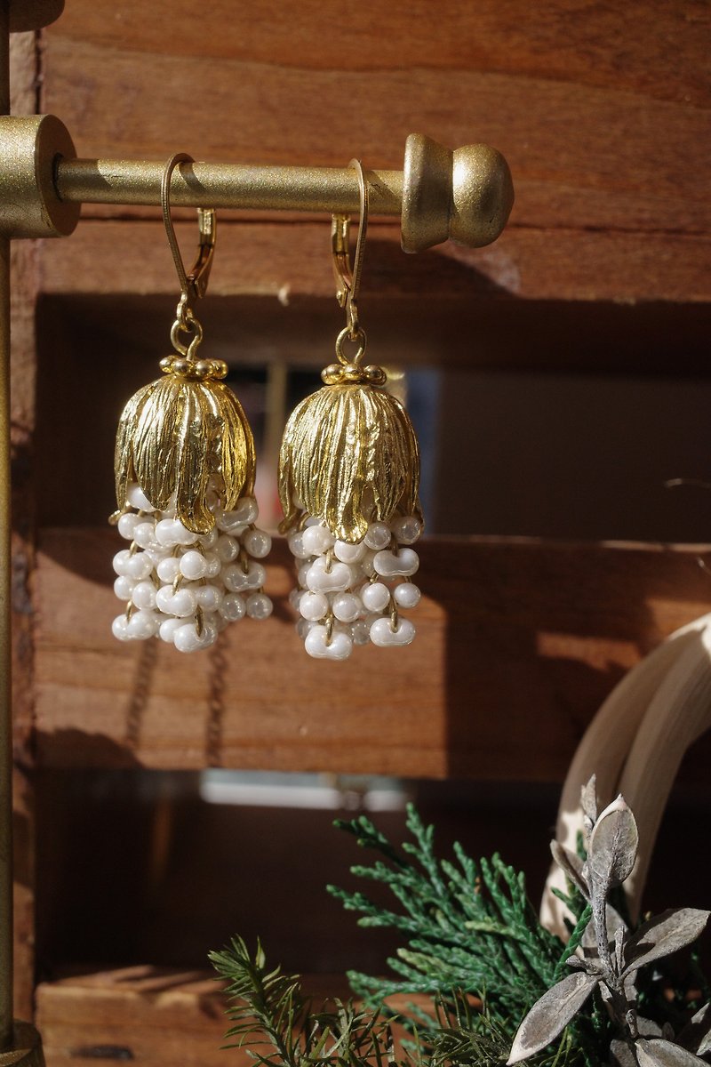 Tulip Small Flower Clock Earrings Bronze Earrings Japanese Bead Braided Earrings - Earrings & Clip-ons - Copper & Brass Gold