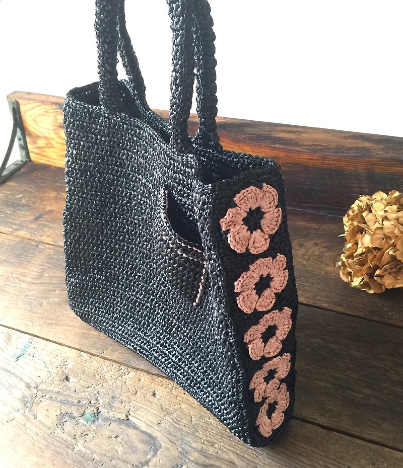 Flowers can't fly, shopping elegant bags / woven bags / shopping bags / paper Raffia - Messenger Bags & Sling Bags - Paper Black