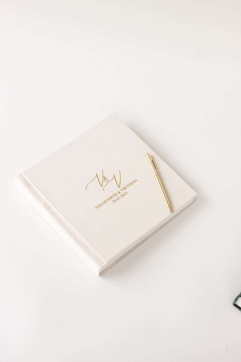 White guest book for notes and photo pasting Photo Album, Personalized 23x23 cm - อัลบั้มรูป - กระดาษ ขาว