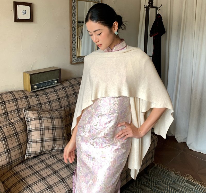 [Qipao Shawl] New Chinese Retro Style, Skin-Friendly Soft Shawl - ผ้าพันคอถัก - ผ้าไหม ขาว