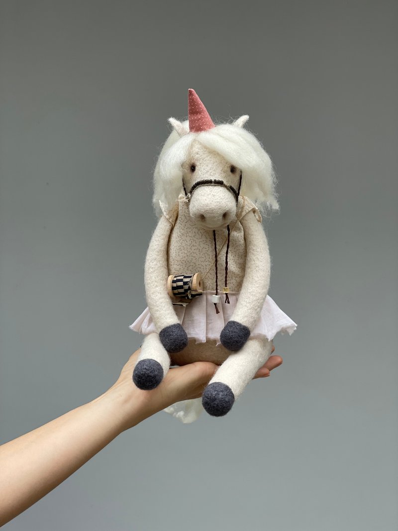 Needle felting wool sculpture unicorn - 其他 - 羊毛 白色