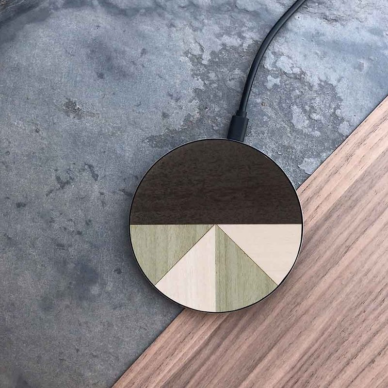 [Pre-order] log wireless charging tray / circus green - Phone Charger Accessories - Wood Brown