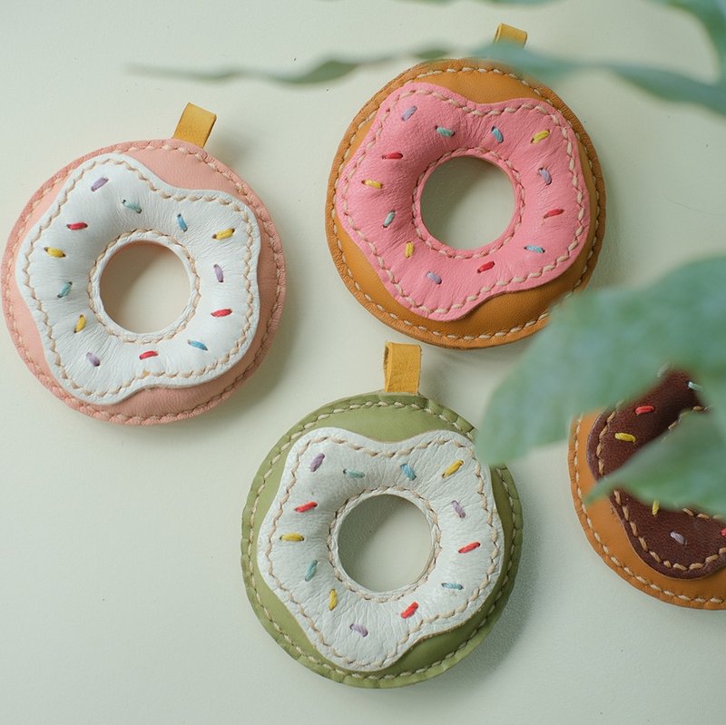 Donut Bag Charm Keychain - ที่ห้อยกุญแจ - หนังแท้ สึชมพู