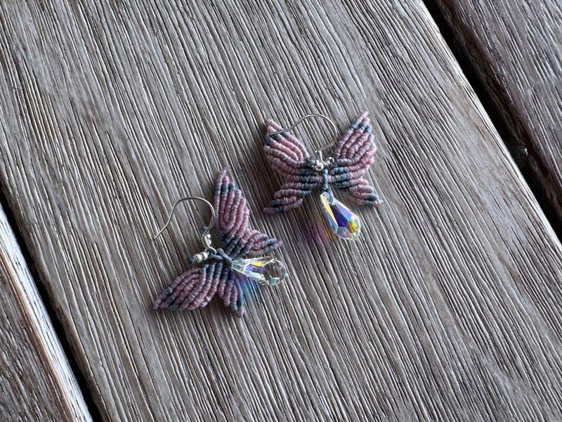 20251124 Macrame 南美蠟線 Swarovski 耳環 - 耳環/耳夾/耳骨夾 - 半寶石 粉紅色