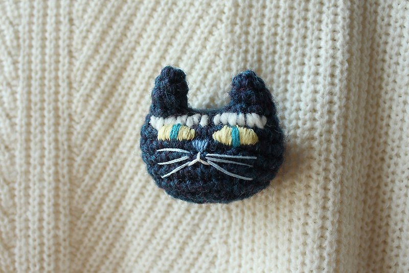 Crochet cat brooch - Blue - เข็มกลัด - ขนแกะ สีน้ำเงิน