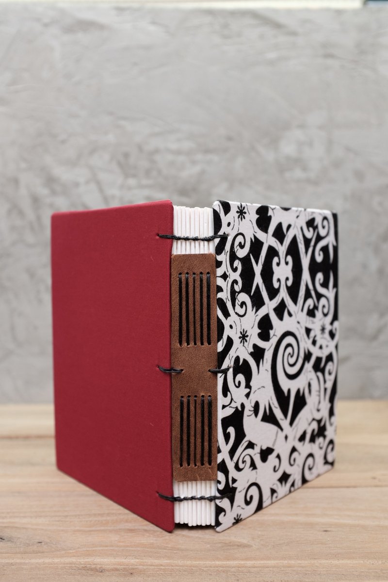 Handcrafted Hardcover Book 7.5 X 5.5 inches - Borneo fabric - 筆記本/手帳 - 紙 多色