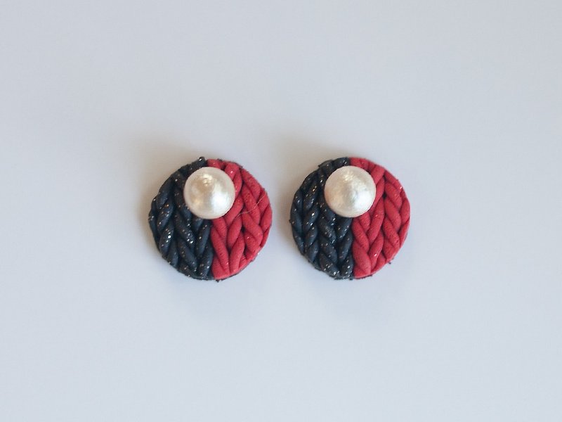 Knit and pearl earrings / earrings - ต่างหู - ดินเหนียว สีแดง