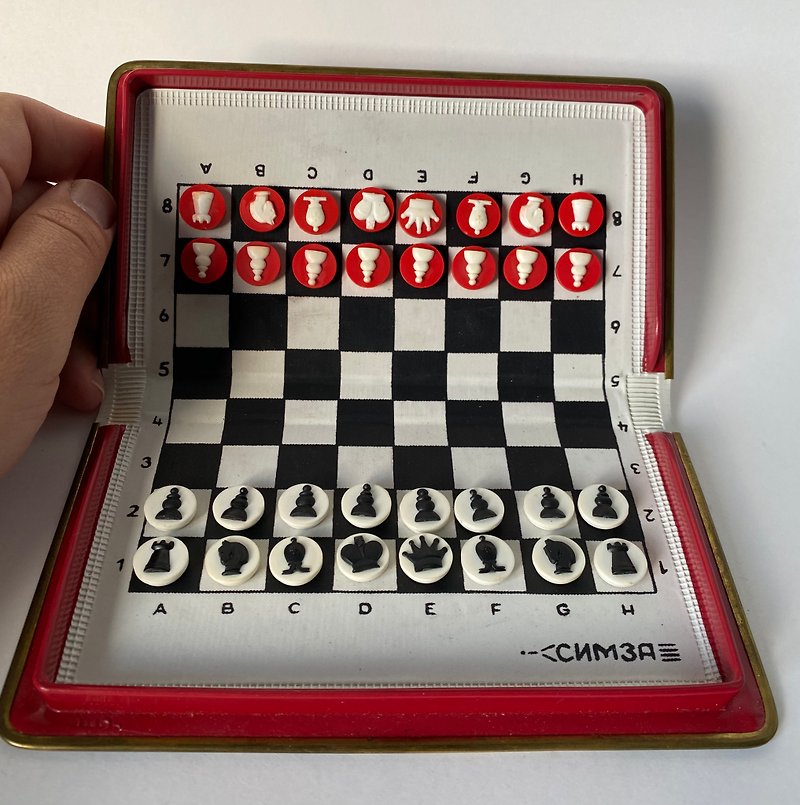Vintage pocket magnetic chess set from USSR, Moscow Olympiad - Board Games & Toys - Plastic 