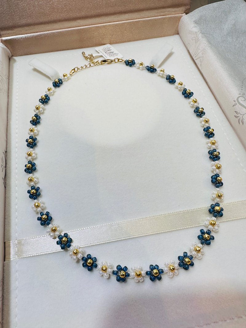 41+6cm dark blue/white-flower necklace JW100H/44PC-006 - สร้อยคอ - แก้ว หลากหลายสี