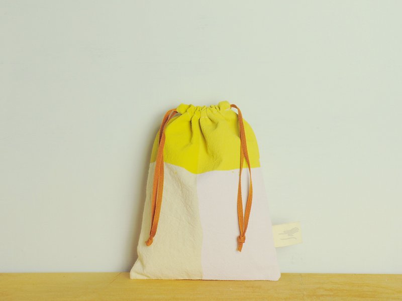 Gold hoop handprint beam bag / #18 waterproof paint yellow purple - กระเป๋าเครื่องสำอาง - ผ้าฝ้าย/ผ้าลินิน สีเหลือง