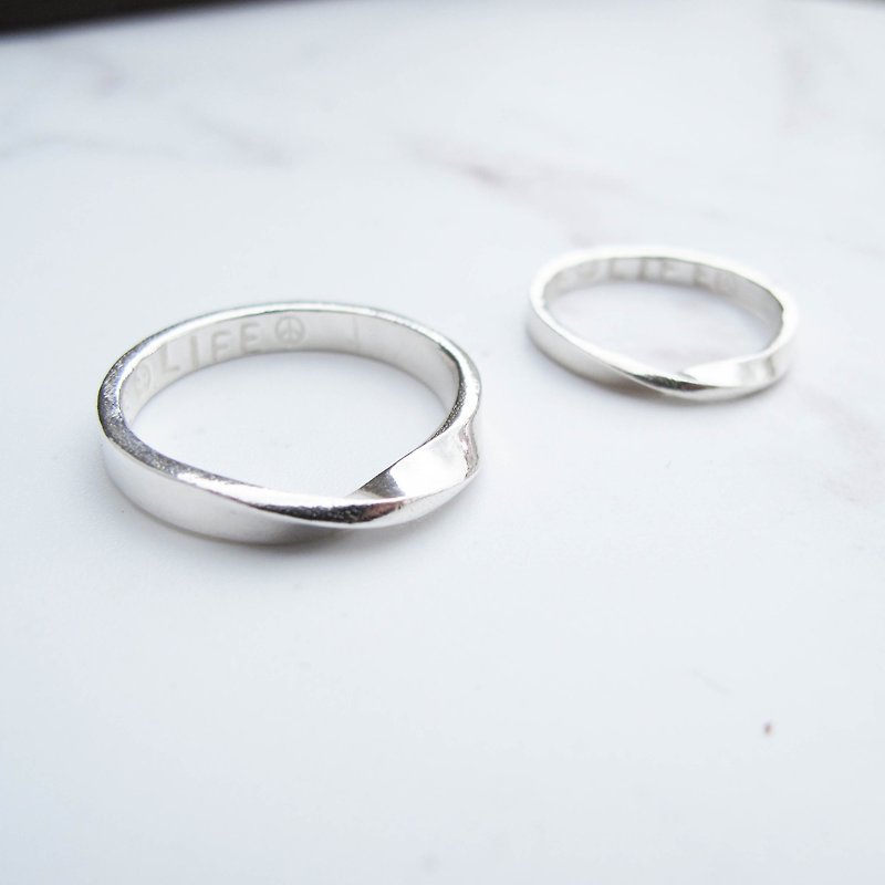 [Handmade Custom Rings] Twist Us | Sterling Silver Couple Rings | - แหวนคู่ - เงินแท้ สีเงิน