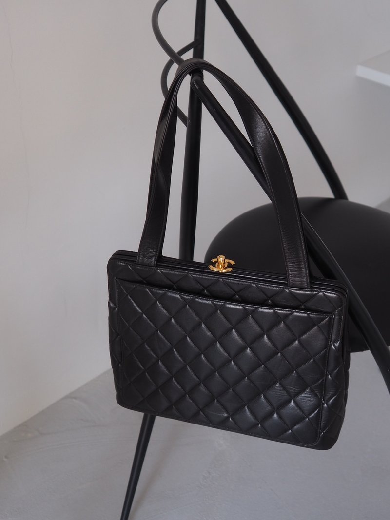 CHANEL Coco Mark Shoulder Bag Matelasse Black Leather Vintage - กระเป๋าแมสเซนเจอร์ - หนังแท้ สีดำ