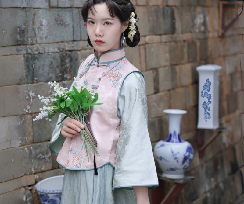 [Xiang Xiang Zhi] Republic of China Retro Style, Dolman Sleeve Faux Two-Piece Qipao - กี่เพ้า - วัสดุอื่นๆ หลากหลายสี