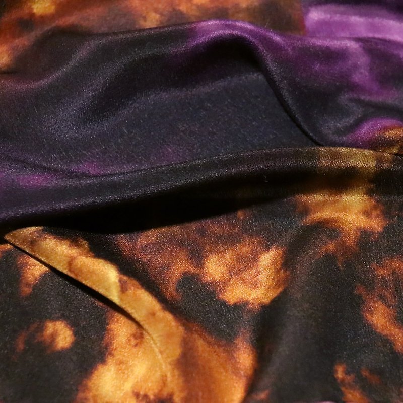 Limited edition "Velours Doré" gold purple velvet pure silk scarf made in Italy - ผ้าพันคอ - ผ้าไหม หลากหลายสี