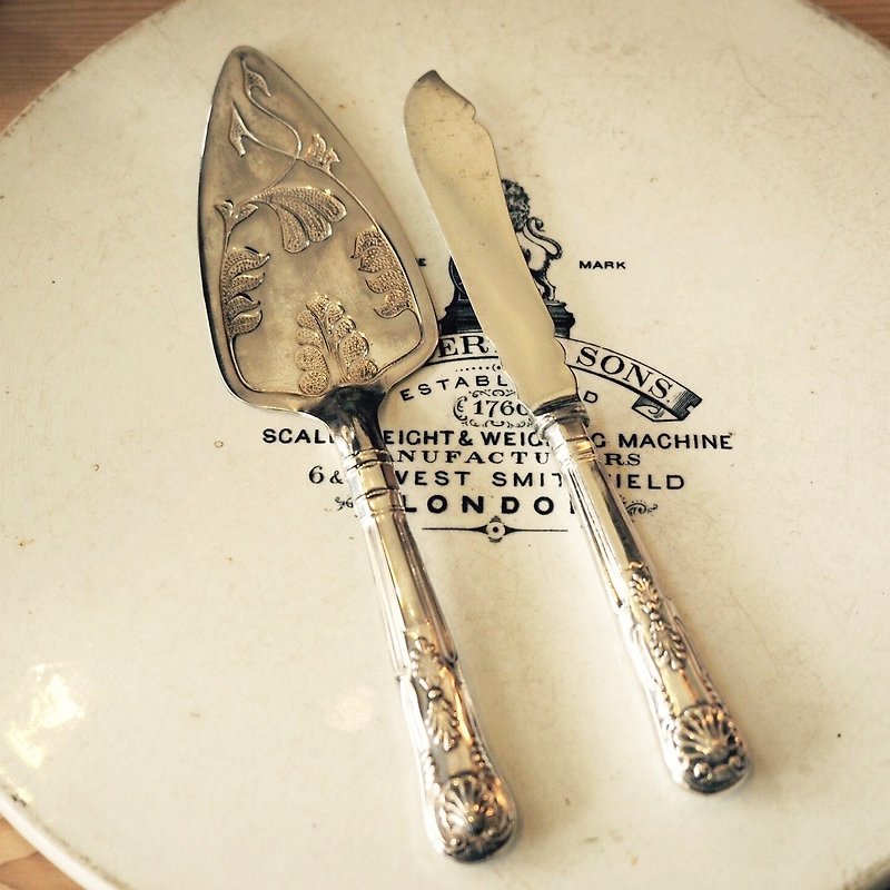 英國製 雕花鍍銀蛋糕刀組（兩件） - 餐具/刀叉湯匙 - 其他金屬 