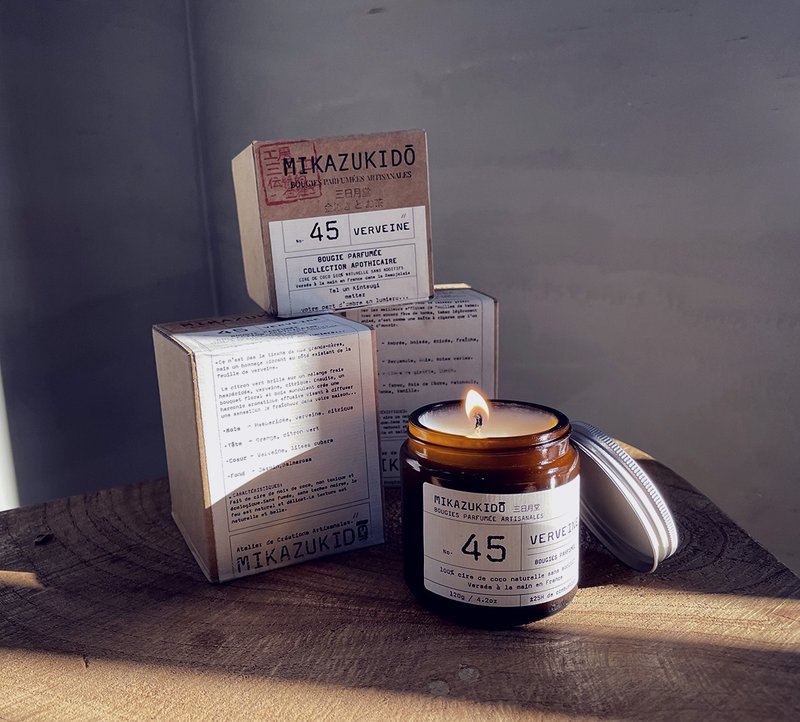 Verveine n.45 Verbena scented candle - เทียน/เชิงเทียน - ขี้ผึ้ง 