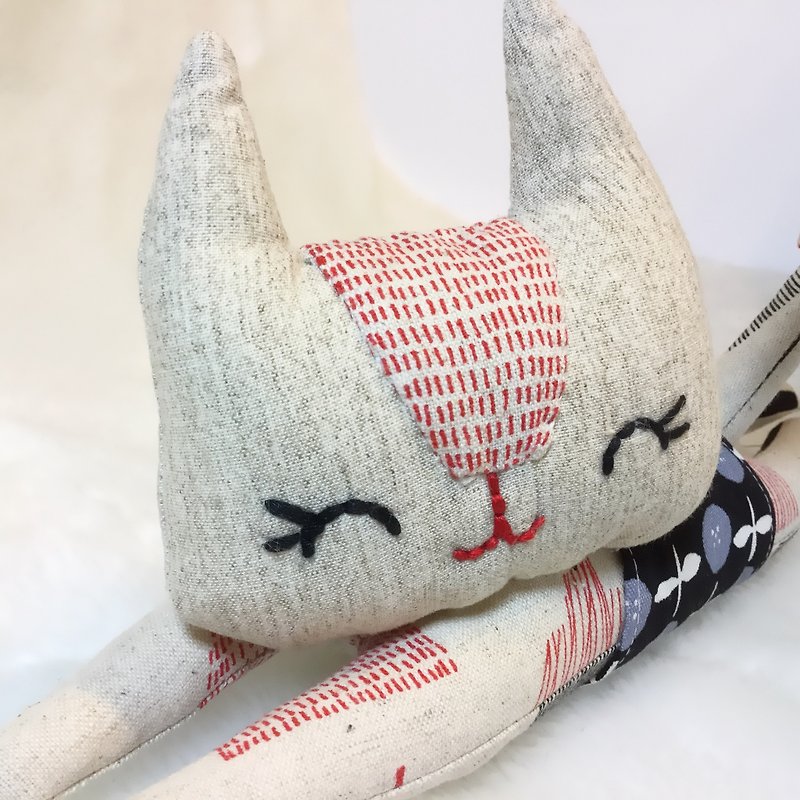 Papa cat buwa/mouse pillow---hand made doll - Stuffed Dolls & Figurines - Cotton & Hemp 