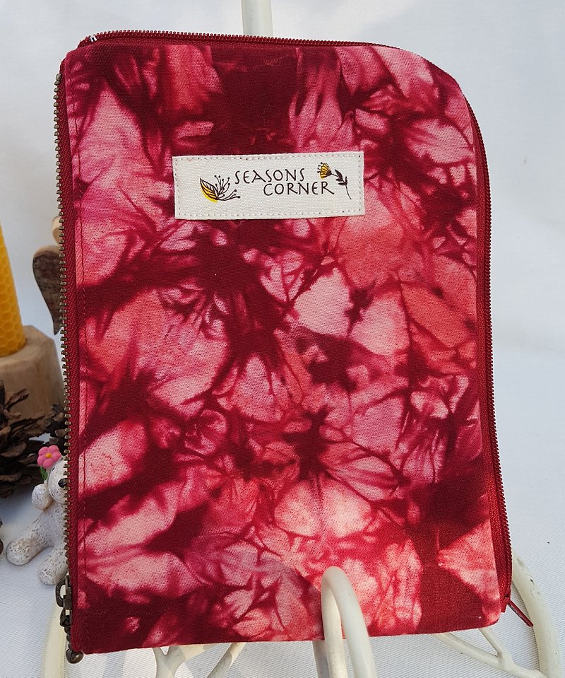 Winter travel - red ice fire 7-inch passport package Christmas New Year best gift - กระเป๋าสตางค์ - ผ้าฝ้าย/ผ้าลินิน สีแดง