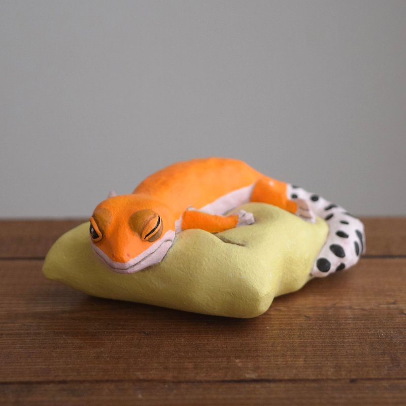 Sleeping Leopard gecko-Tangerine - Items for Display - Other Materials Orange