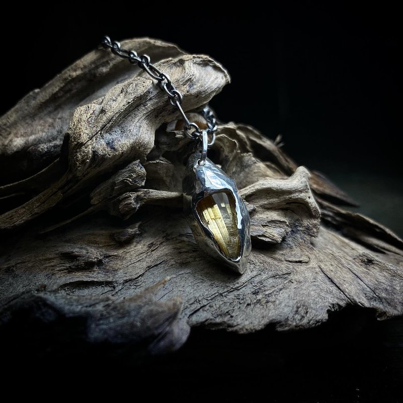 Natural Ore/Titanium Crystal/Sterling Silver Necklace/Ming Yuan 2 - สร้อยคอ - คริสตัล สีทอง