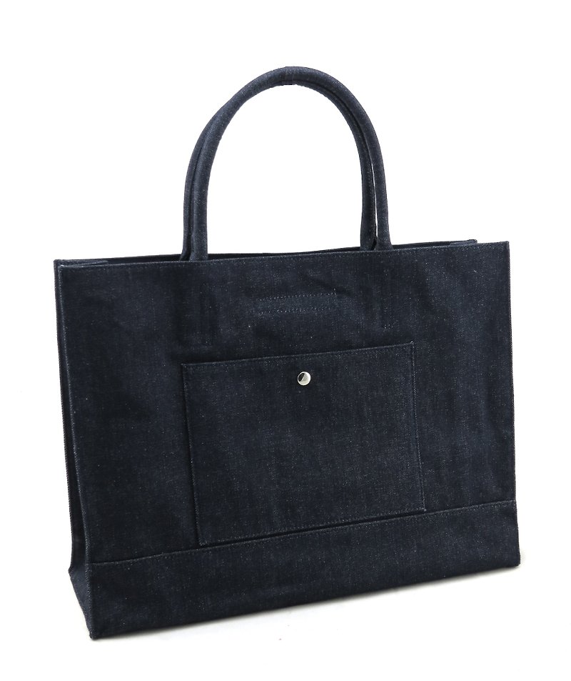 Love denim denim handle bag in bag-dark blue (reactive dyed fabric, not easy to decolor) - กระเป๋าถือ - ผ้าฝ้าย/ผ้าลินิน สีน้ำเงิน
