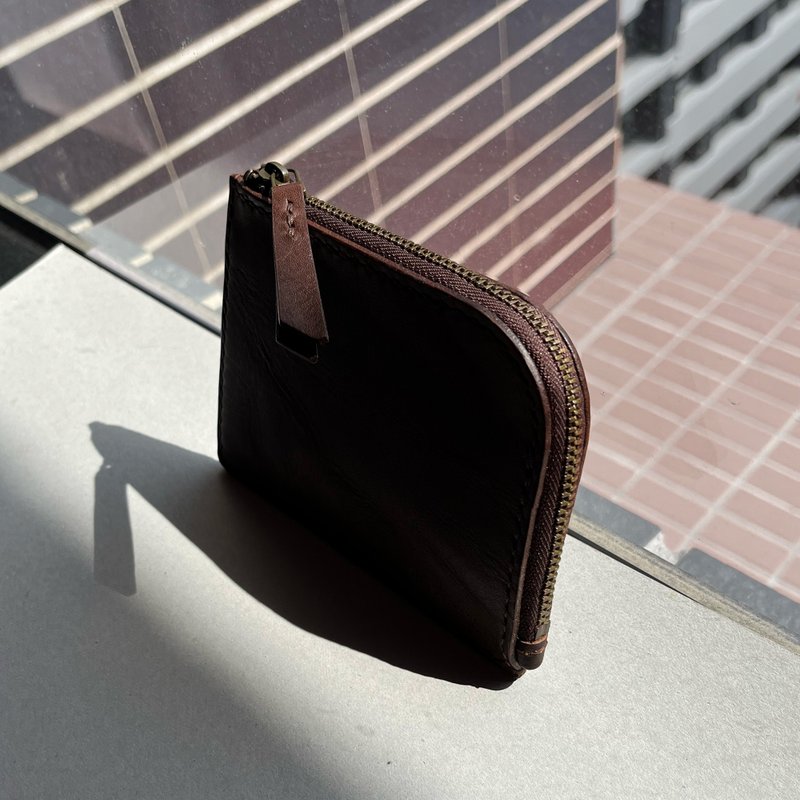 【客製化錢包】Arche 皮革錢包/短夾/植鞣革/手工縫製 -黑可可 - 錢包/皮夾/長短夾 - 真皮 咖啡色