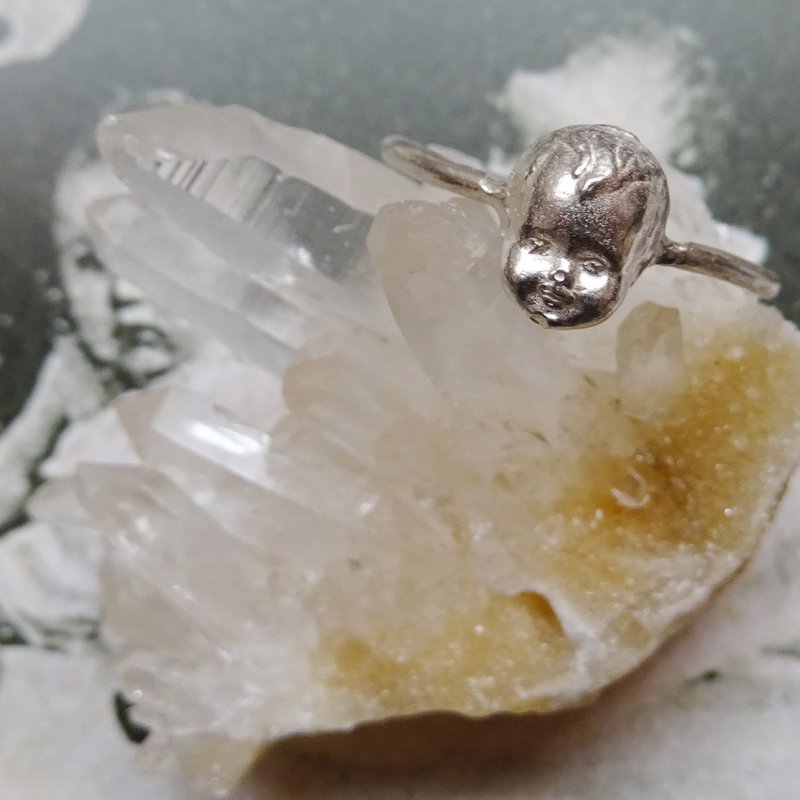 Sedmikrasky Babydoll Face Ring Silver 925 - แหวนทั่วไป - เงินแท้ สีเงิน