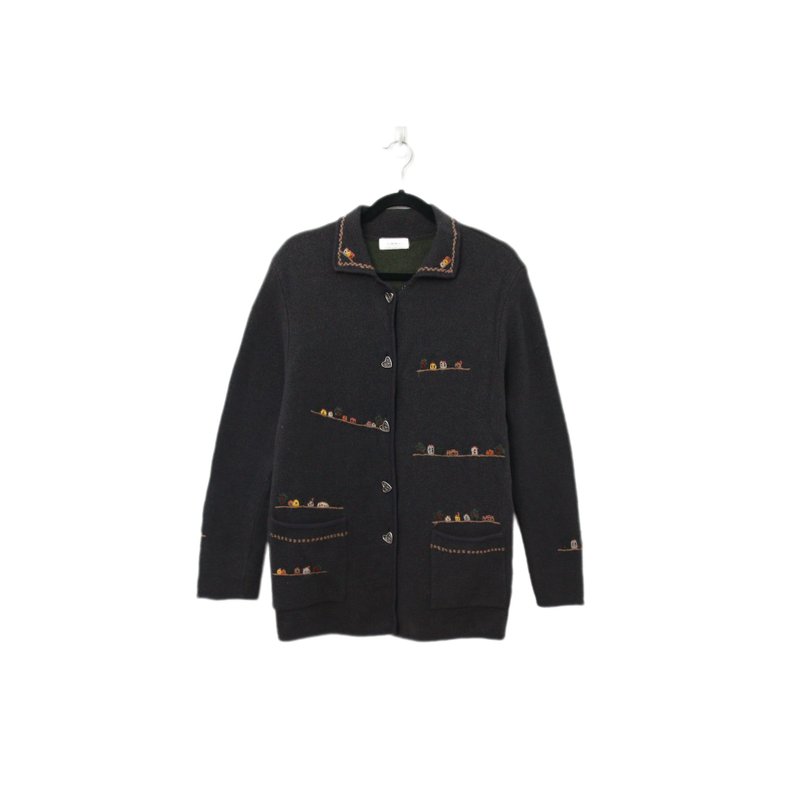 Back to Green-毛料開襟外套 復古愛心鈕扣 小木屋W-10/vintage - 女毛衣/針織衫 - 聚酯纖維 