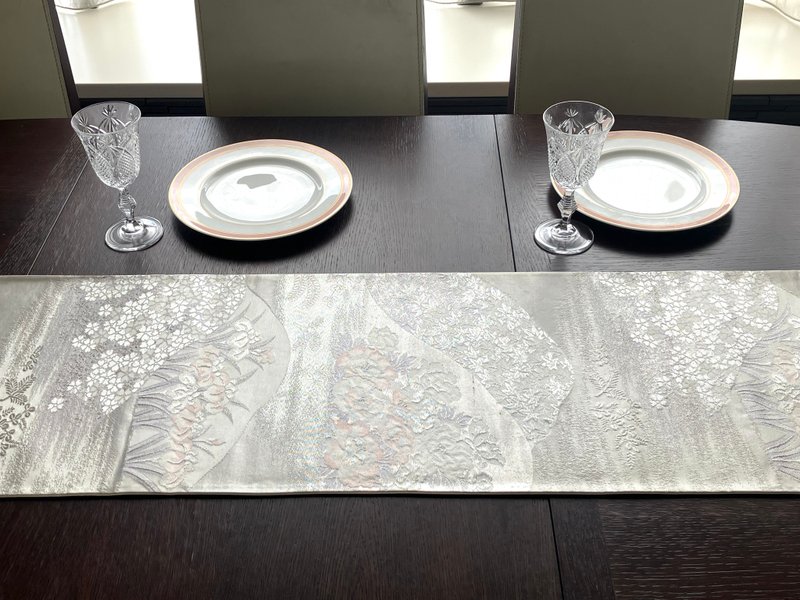 Japanese style silk table runner - Place Mats & Dining Décor - Silk Silver