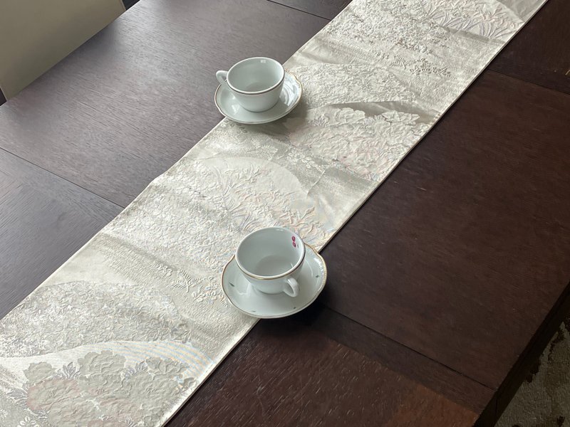 Japanese style silk table runner - Place Mats & Dining Décor - Silk Silver