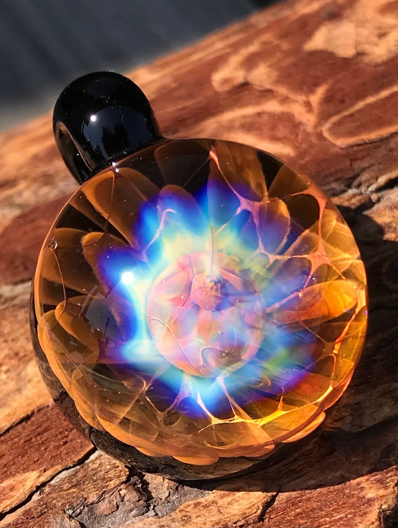 boroccus three-dimensional geometric pattern borosilicate glass pendant - สร้อยคอ - แก้ว หลากหลายสี