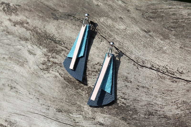 Geometric contrast stitching dark blue water blue pink earrings - Earrings & Clip-ons - Genuine Leather Blue