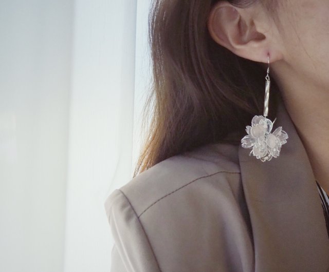 サンローラン 25SS レジン メタル 花びらイヤリング フラワーイヤリング（レジン＆メタル） | Saint Laurent