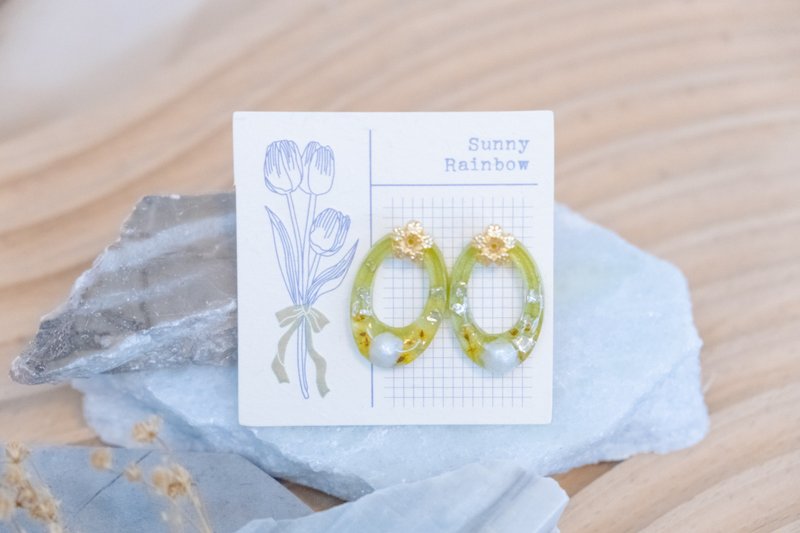 Olive green small yellow flower series - circle type - Earrings & Clip-ons - Other Materials 